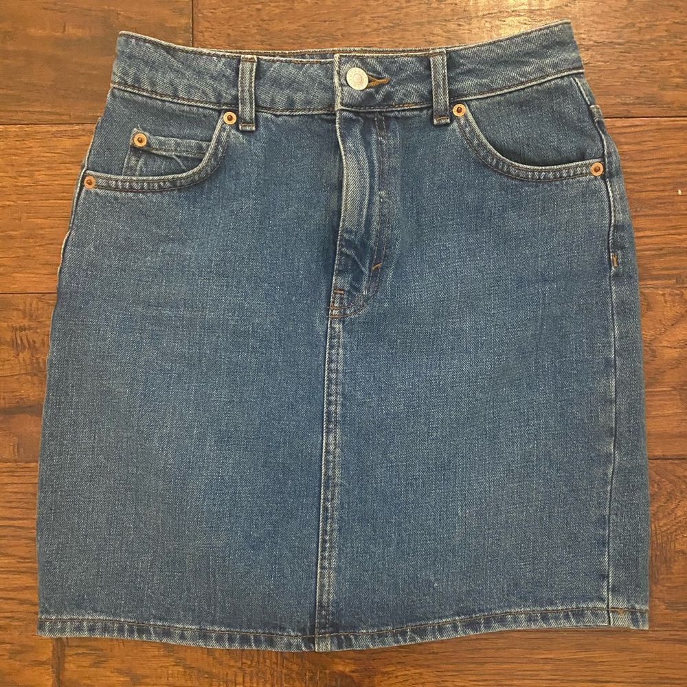 Topshop denim skirt.